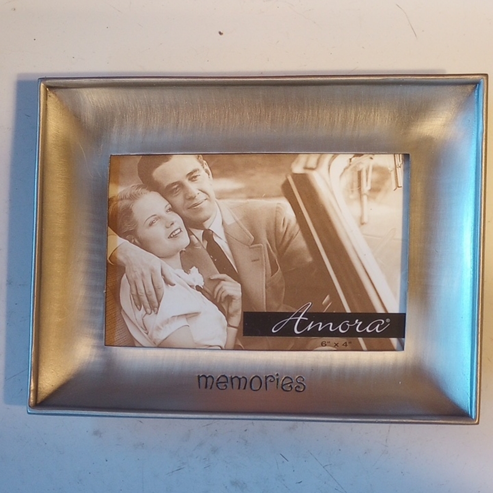 Amora "Memories" Engraved Silver Pewter & Glass Tabletop 4 x 6 Photo Frame